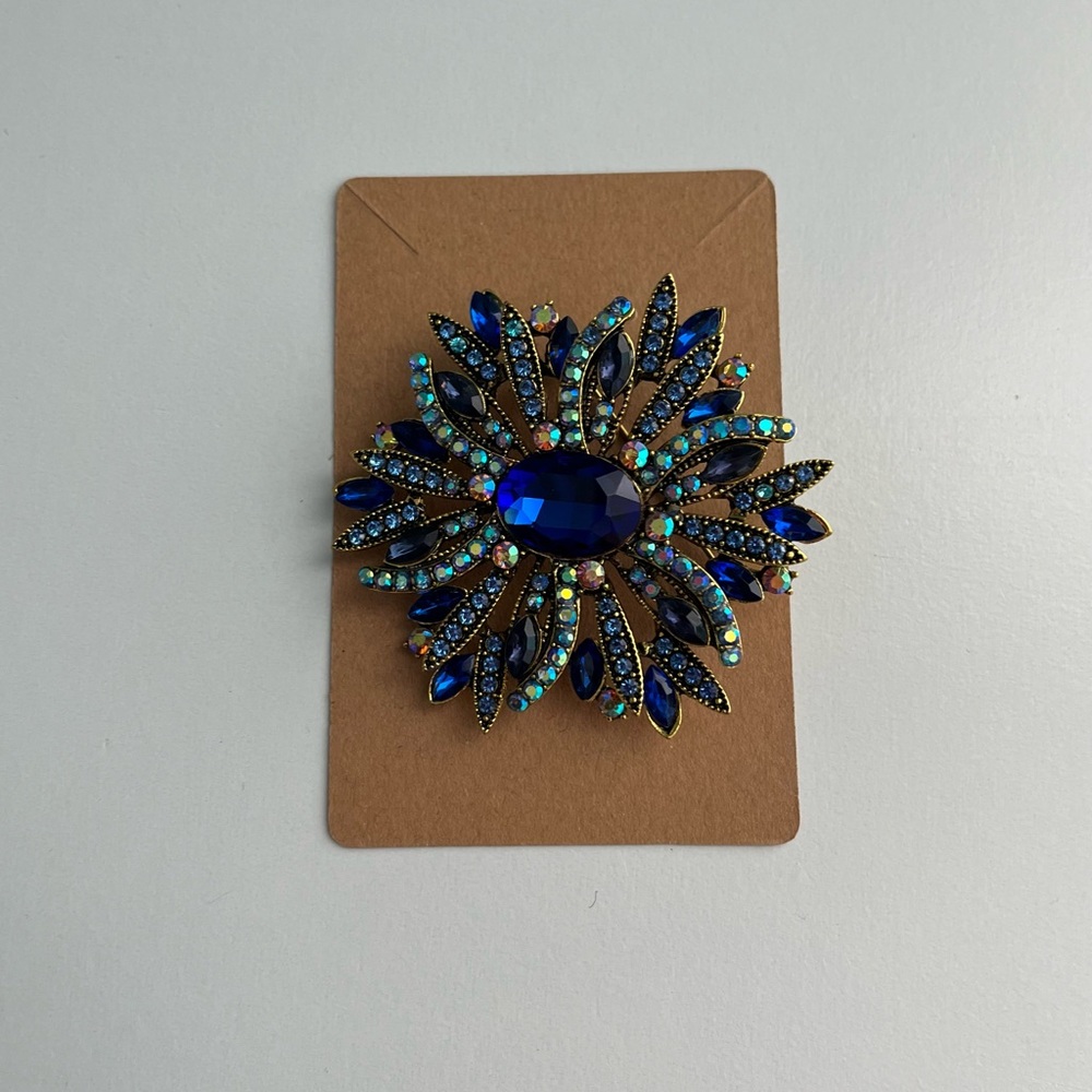 🌸Boutique Blue Glass Stone Brooch 💙